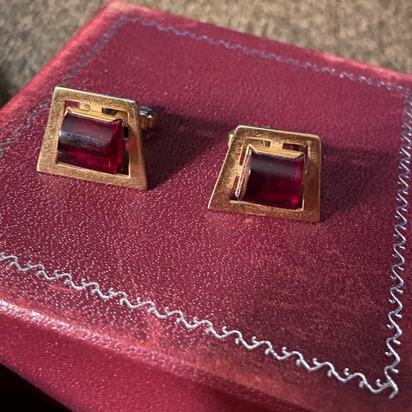 Ruby and gold cufflinks - Picture 1 of 2
